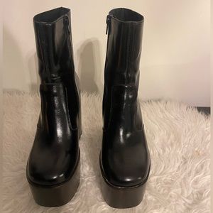Jeffrey Campbell 6 women’s black wood boots